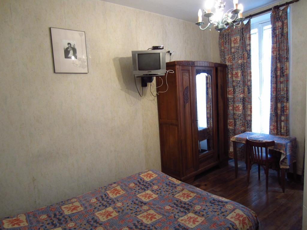Hotel D'Orleans Paris Gare De L'Est Room photo